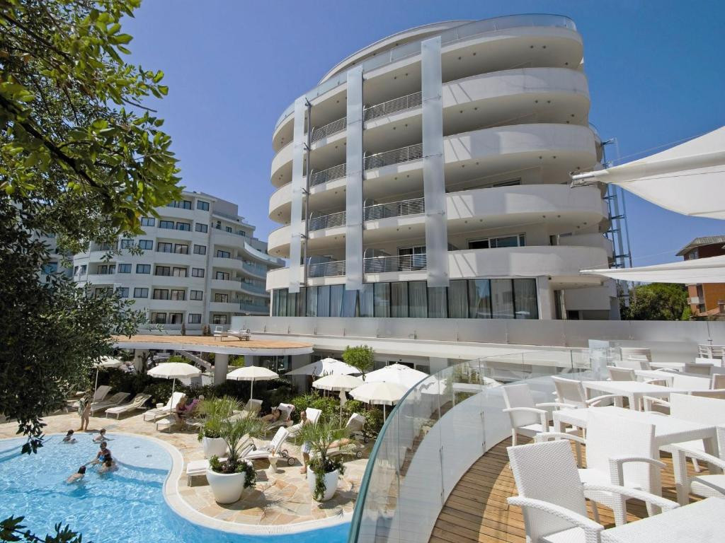 Premier & Suites Milano Maritima 5* миниатюра 2