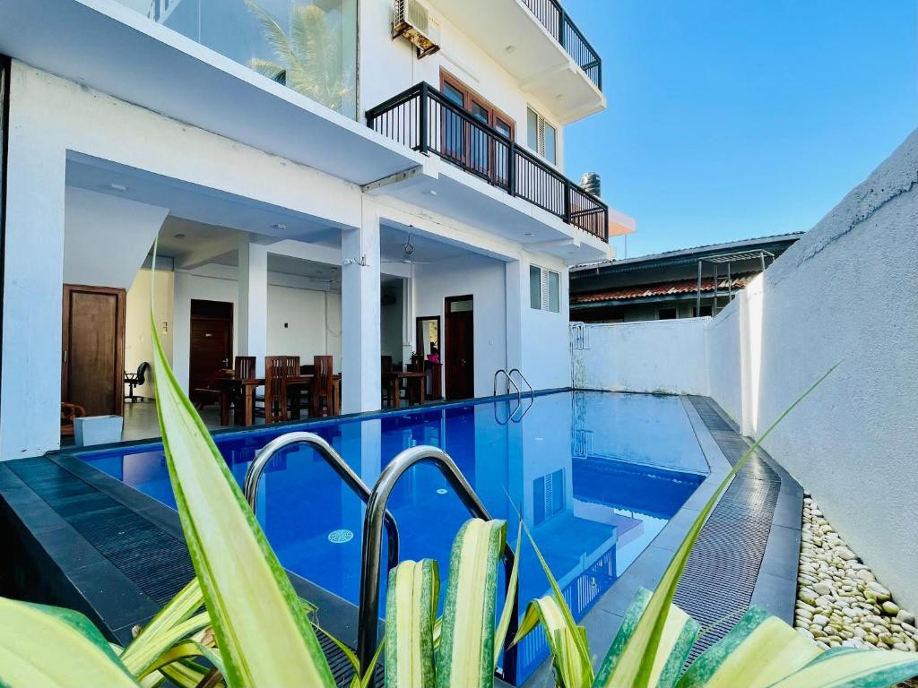 Rominrich 4* миниатюра 4
