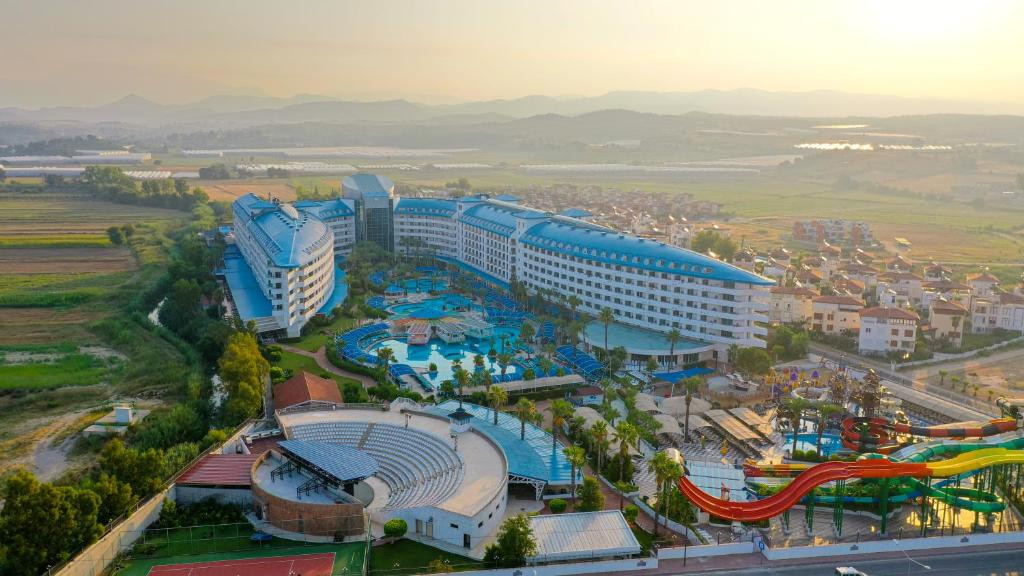 Crystal Admiral Aqua Collection (Ex. Crystal Admiral Resort Suites & Spa) 5* миниатюра 2