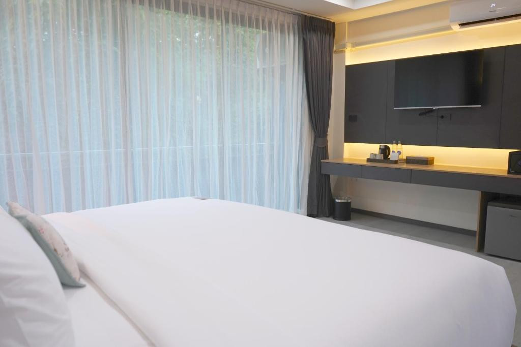 Seaside Naithon Phuket 4* миниатюра 6