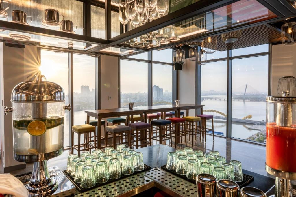 Wink Hotel Danang Centre 4* миниатюра 4