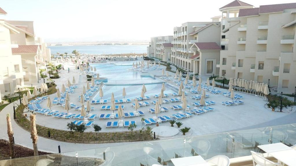 Serenity Sky Arc Hotel 5*