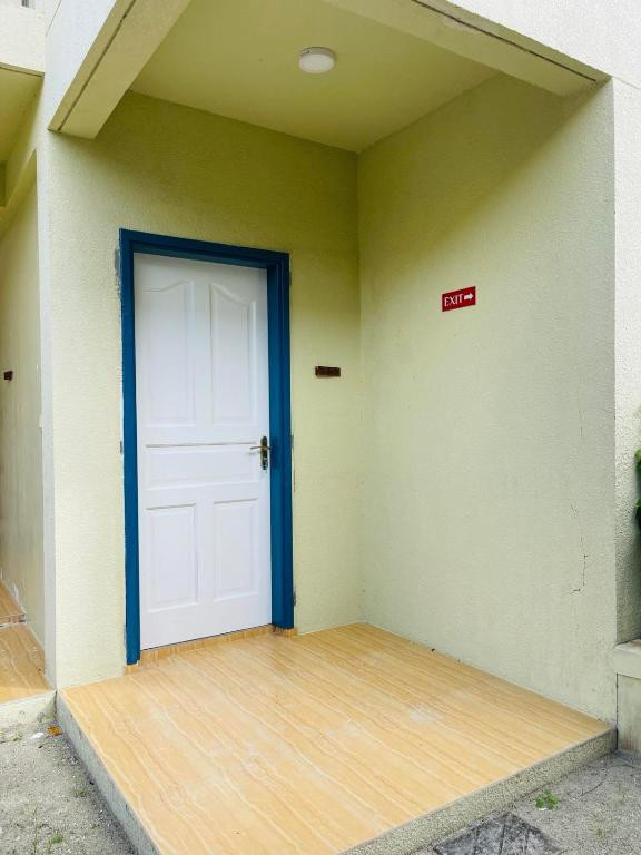 Long Beach Laamu Local Island Hotel Guest House миниатюра 4