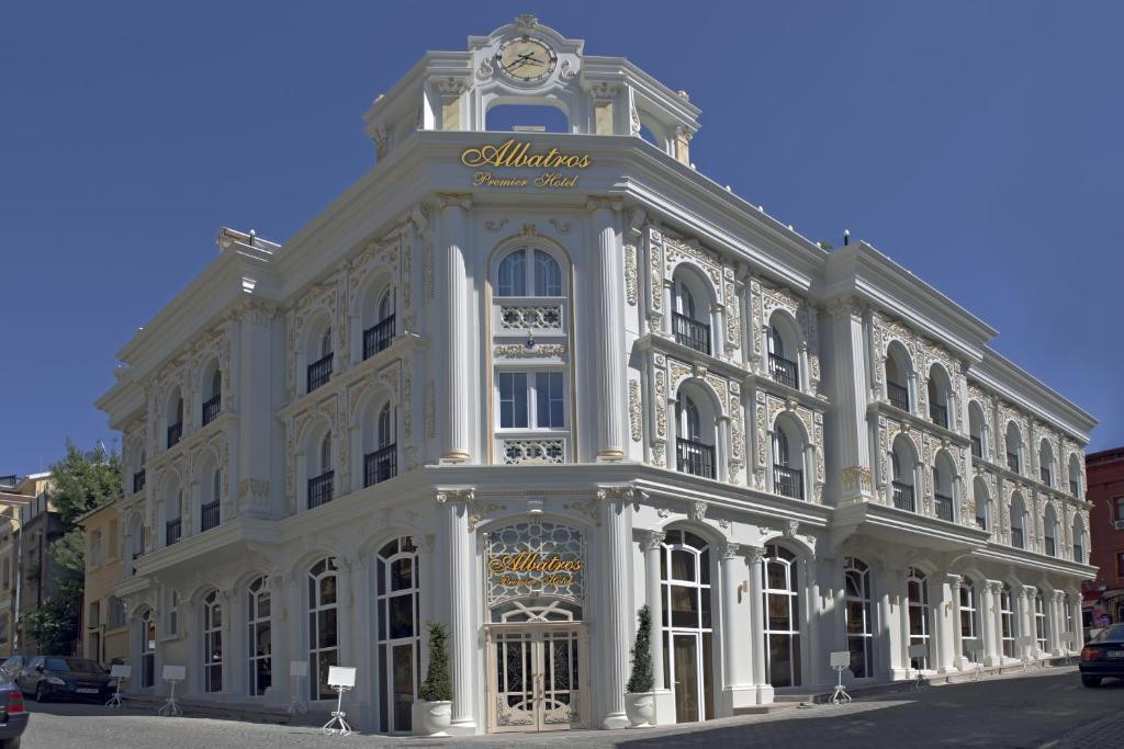 Albatros Premier 4*