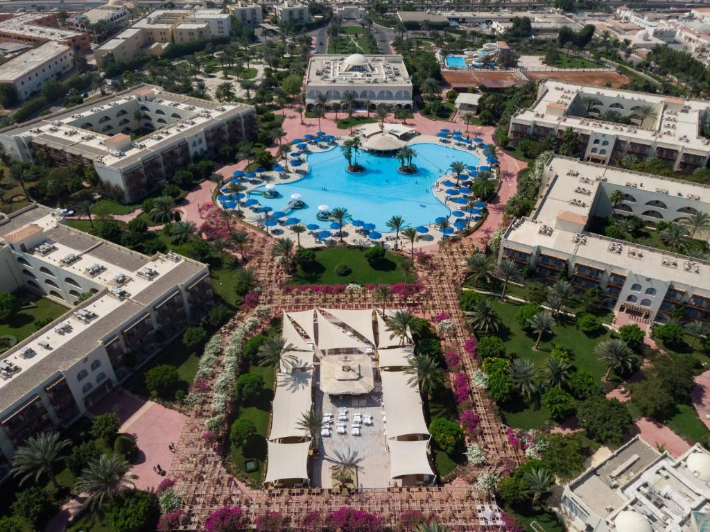 Desert Rose Resort 5*