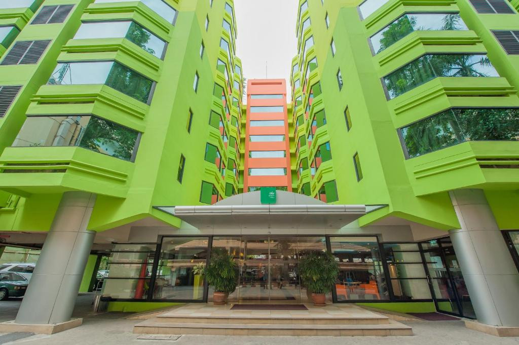 The Seasons Bangkok Huamark 3*