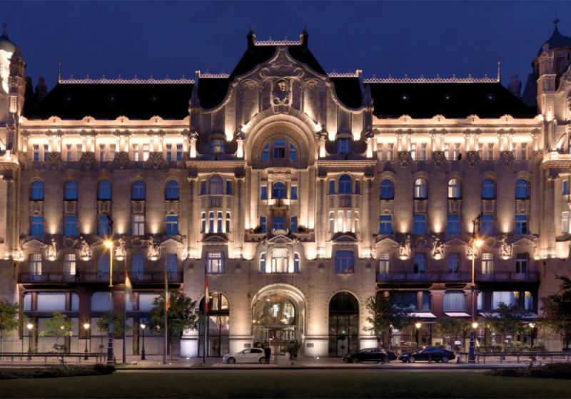 Four Seasons Hotel Gresham Palace 5*