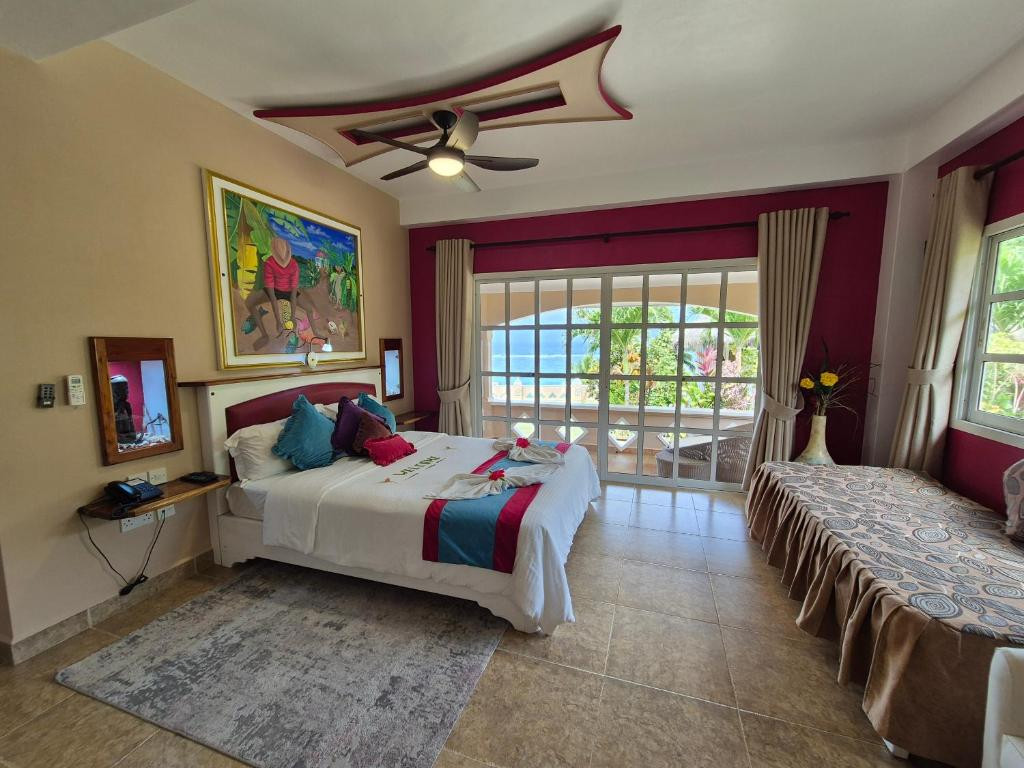 Au Fond De Mer View Self Catering Apartment миниатюра 4