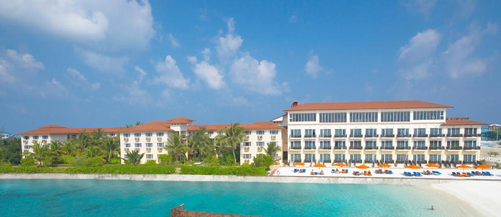 Hulhule Island Hotel 5*