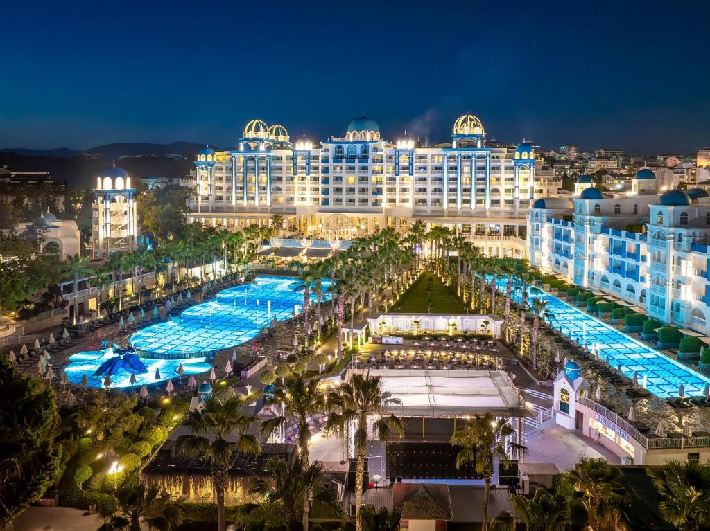 Rubi Platinum Spa Resort & Suites 5*