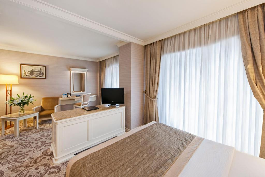 Elite World Comfy Taksim 4*