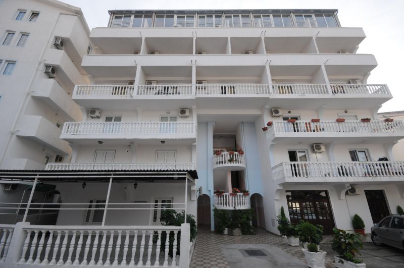 Jovana Apartments