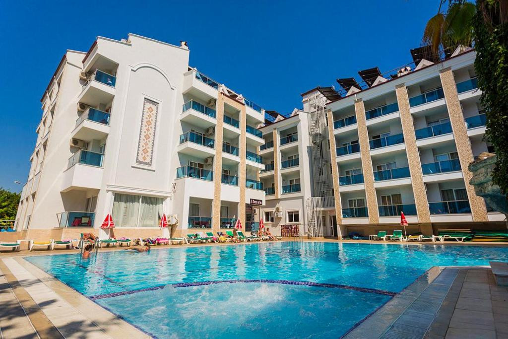 Epic Hotel & Apartments 3* миниатюра 2