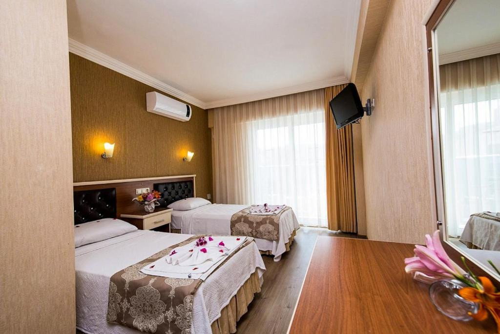 Epic Hotel & Apartments 3* миниатюра 4