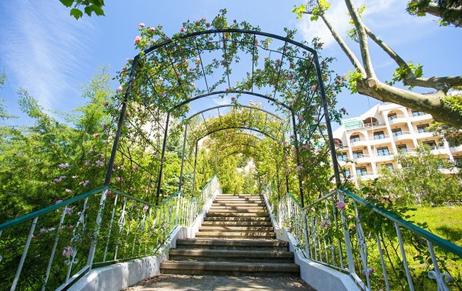 Октябрьский 4* миниатюра 6