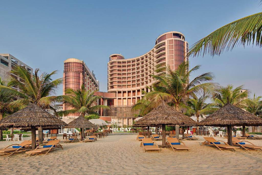 Holiday Beach Danang 4* миниатюра 2