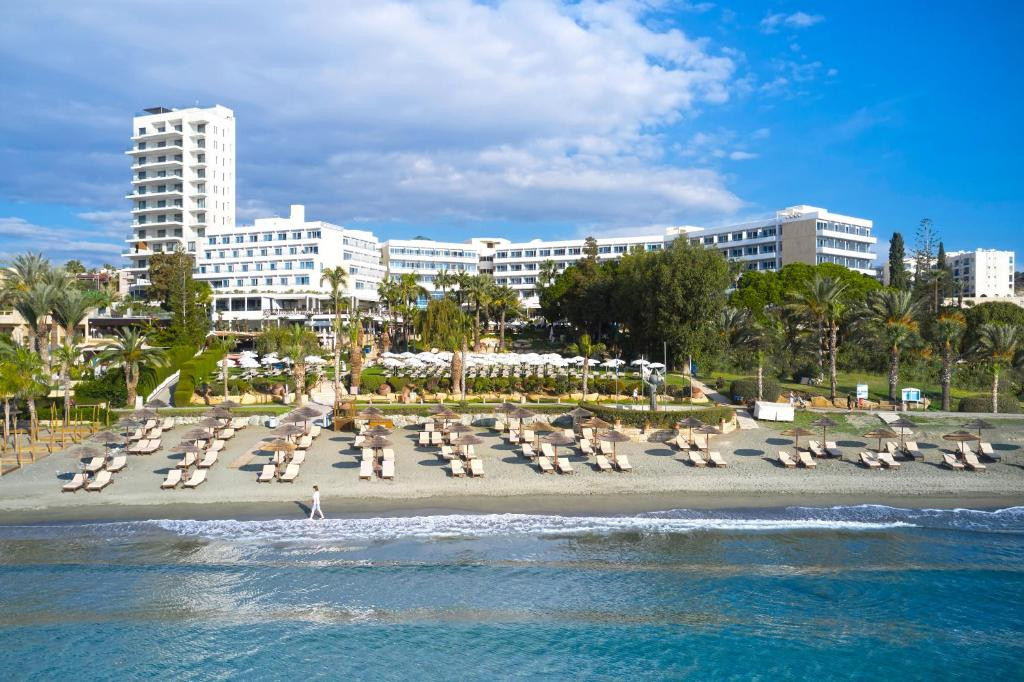 Mediterranean Beach Hotel 4* миниатюра 2