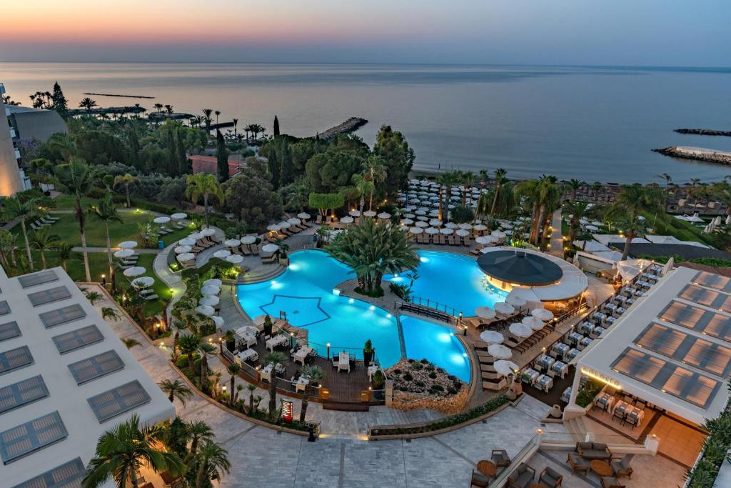 Mediterranean Beach Hotel 4* миниатюра 3