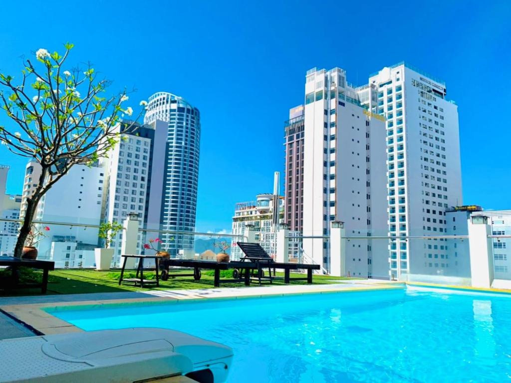 Edele Hotel 3*