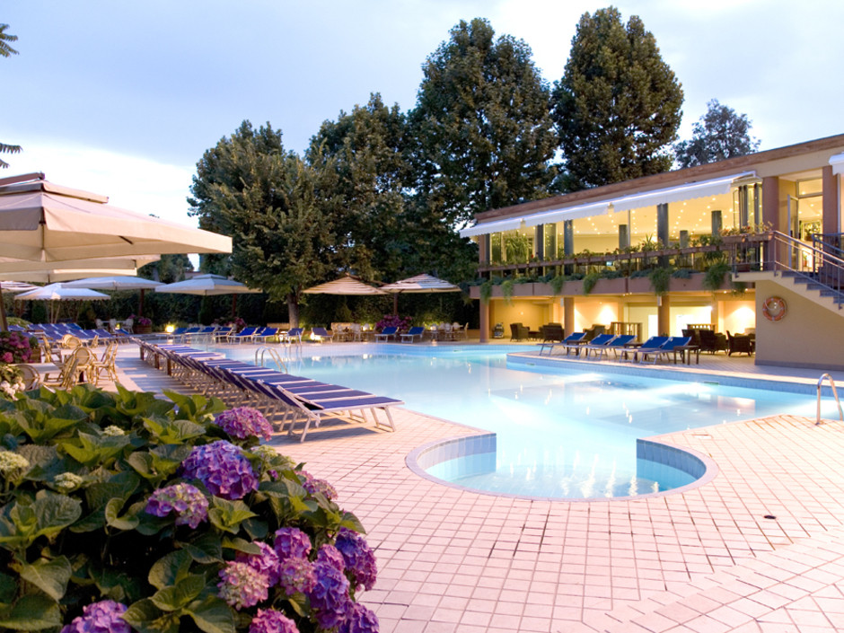 Best Western Plus Congress Hotel Yerevan 4* миниатюра 3