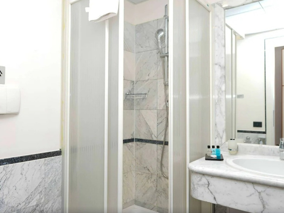 Best Western Plus Congress Hotel Yerevan 4* миниатюра 6