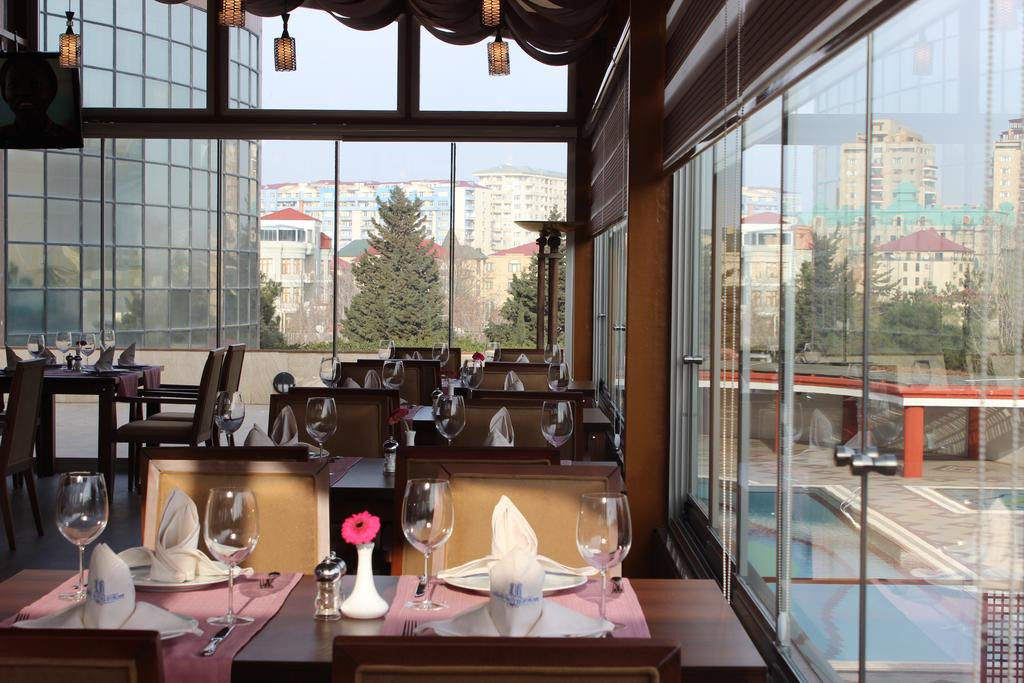 The Crown 5*