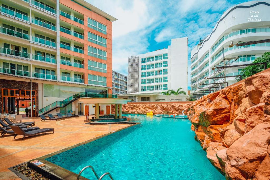 Centara Nova Hotel Pattaya 4*