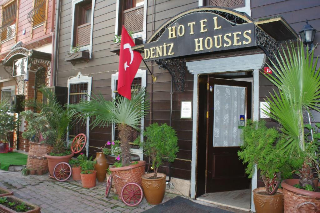 Deniz Houses 3*