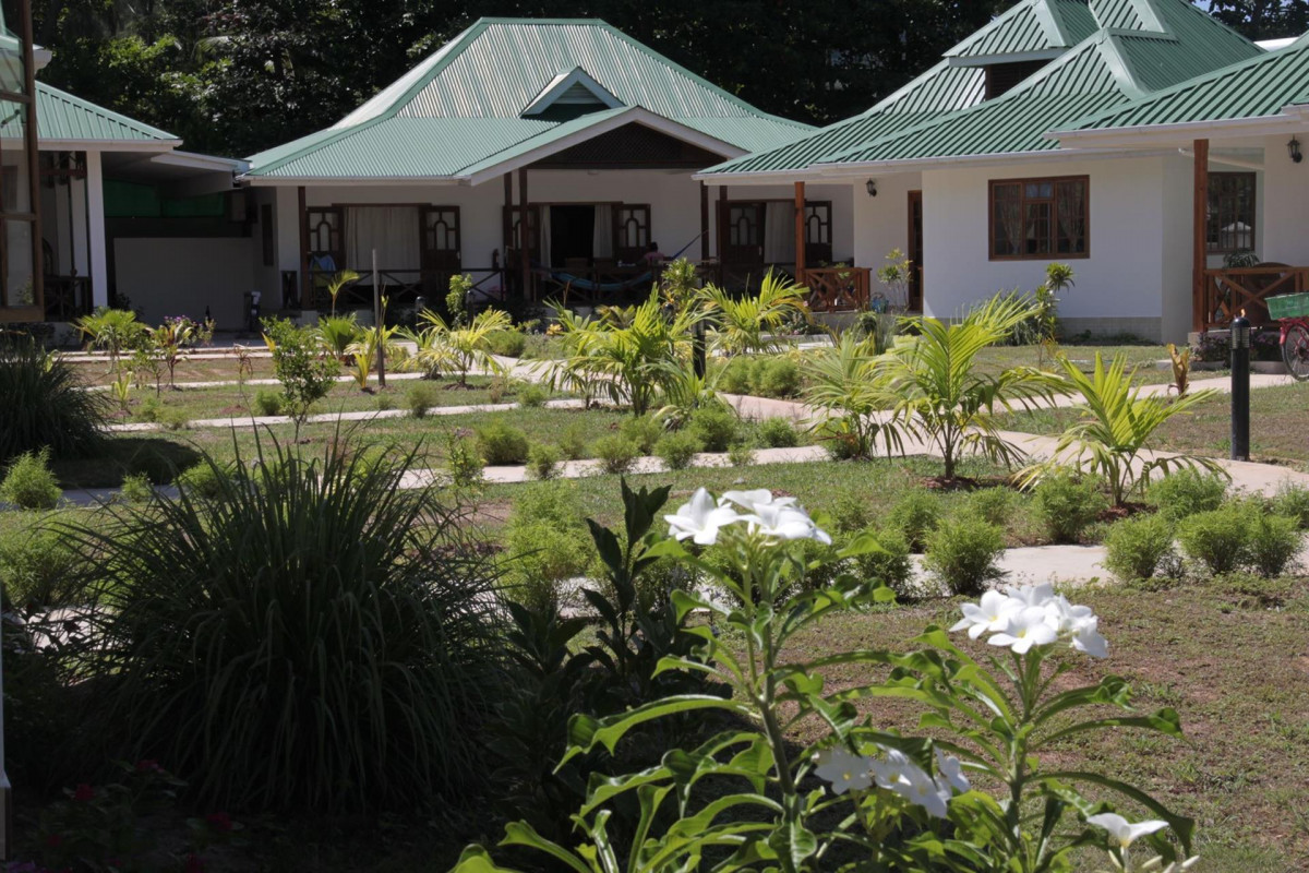 Le Surmer Self Catering Chalets 3* миниатюра 2