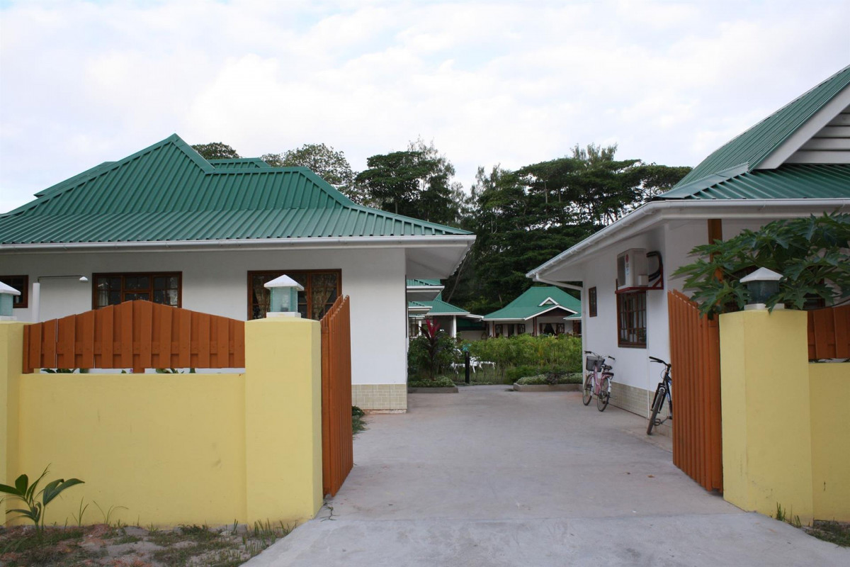 Le Surmer Self Catering Chalets 3* миниатюра 5