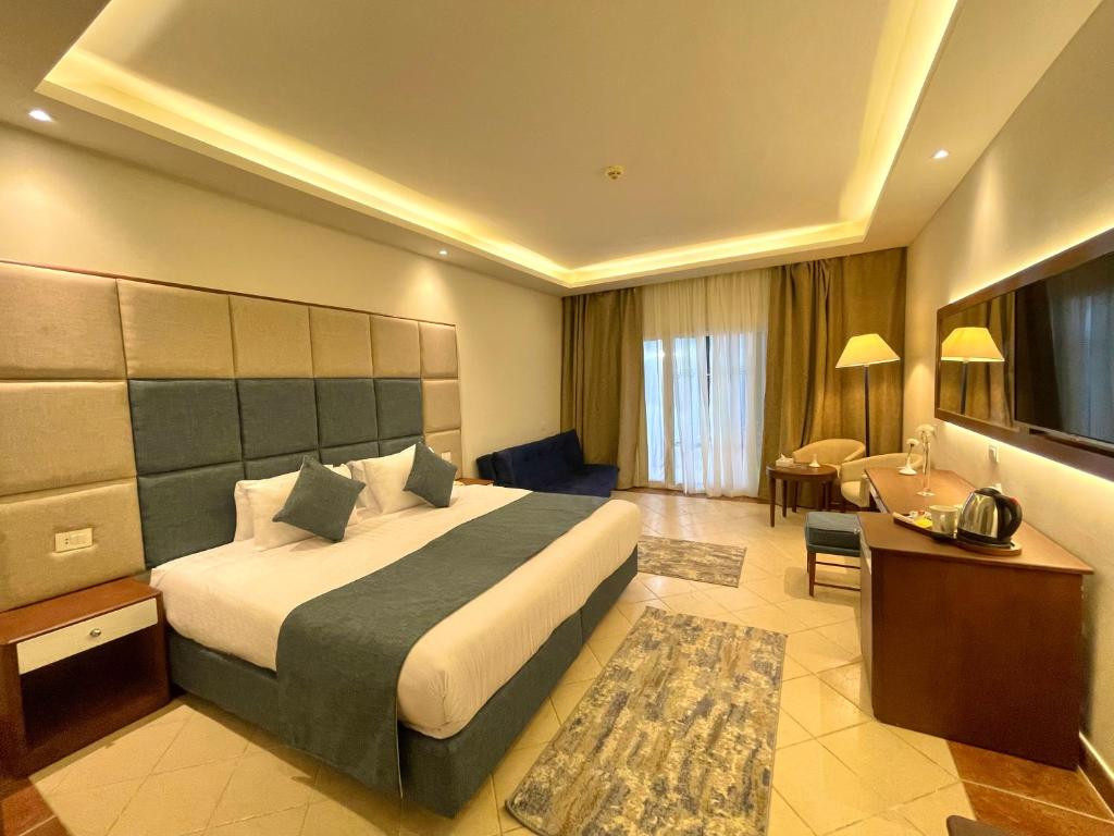 Ivy Cyrene Island Aqua Park Resort 4* миниатюра 3