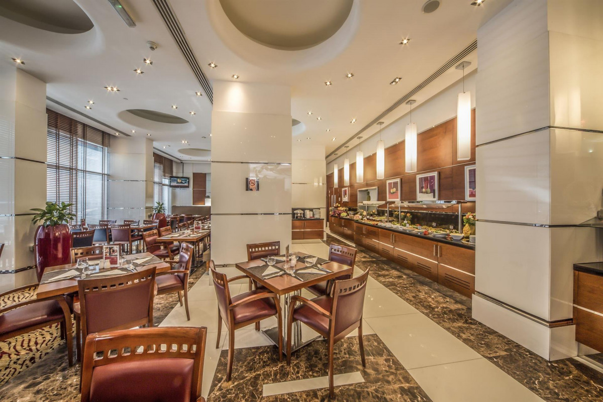Golden Sands Hotel & Residences 4* миниатюра 6