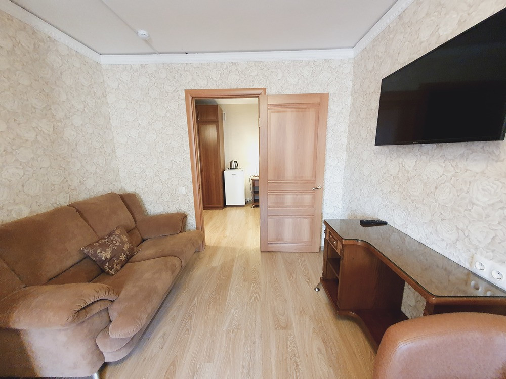 Киевская 3* миниатюра 5