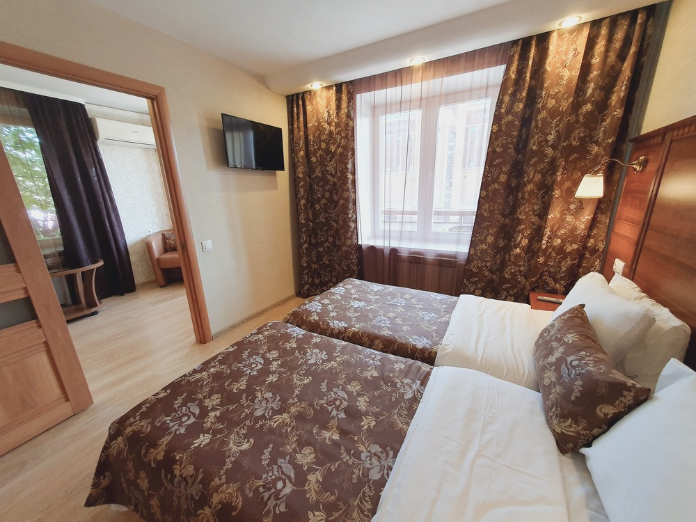 Киевская 3* миниатюра 6