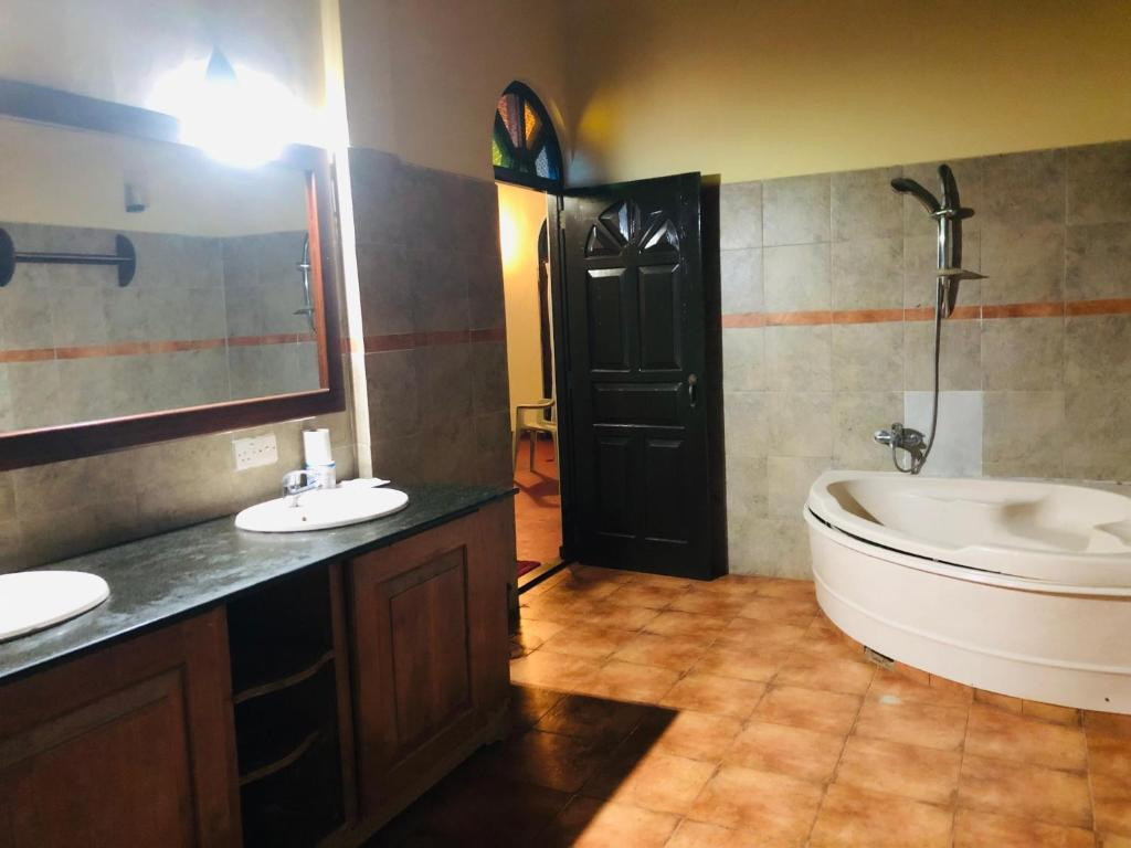 Royal Beach Hotel & Restaurant 3* миниатюра 5