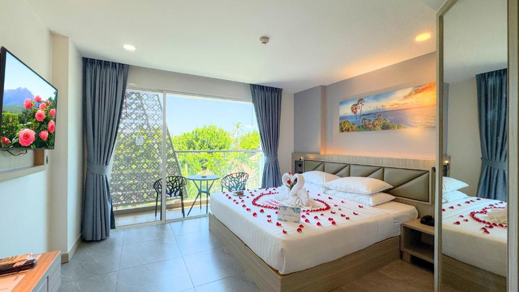 Clarian Hotel Beach Patong (Ex. Araya Beach Resort & Spa) 4* миниатюра 4