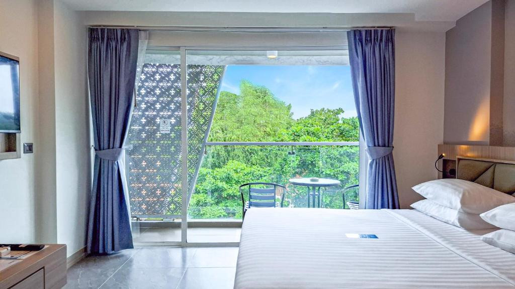 Clarian Hotel Beach Patong (Ex. Araya Beach Resort & Spa) 4* миниатюра 5