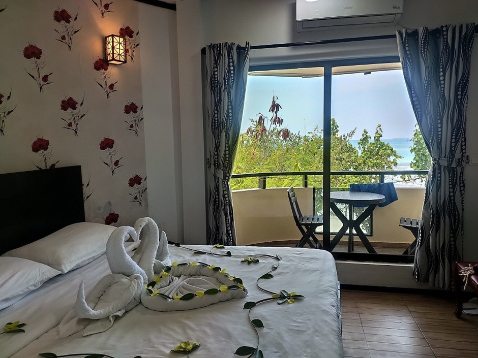 Crown Beach Hotel Maldives 4* миниатюра 3