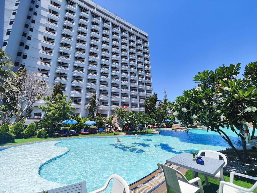 Grand Jomtien Palace 3*
