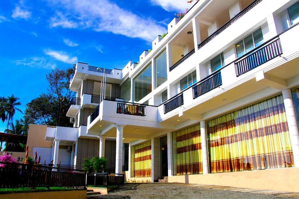 Queens Beach Hotel 3* миниатюра 2