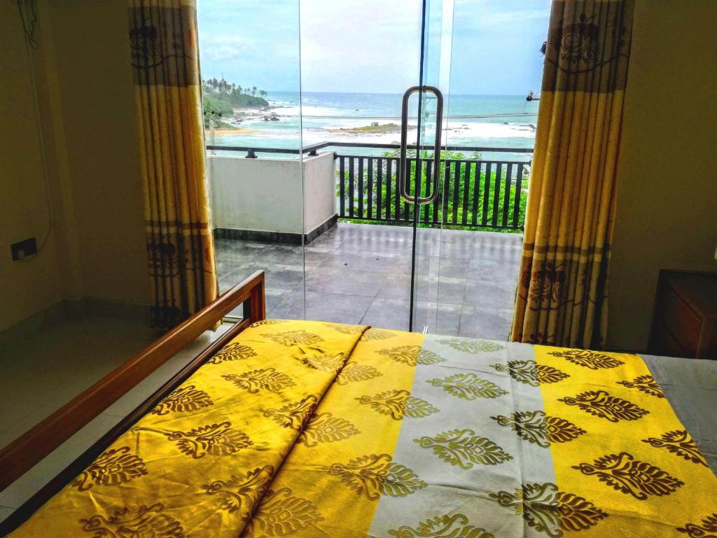 Queens Beach Hotel 3* миниатюра 4