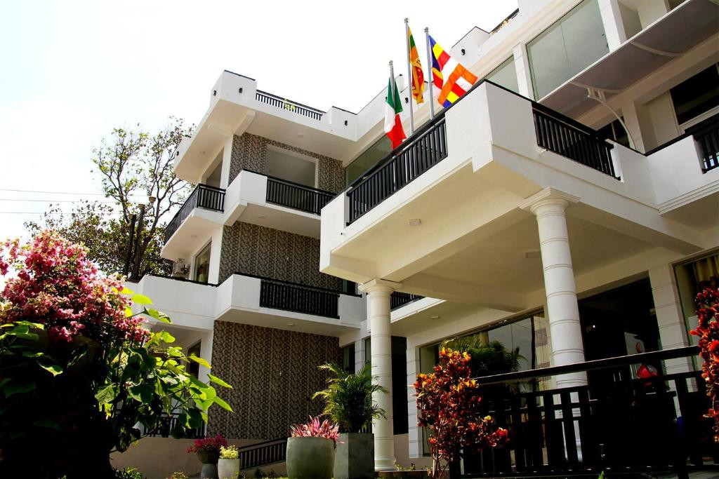 Queens Beach Hotel 3* миниатюра 6