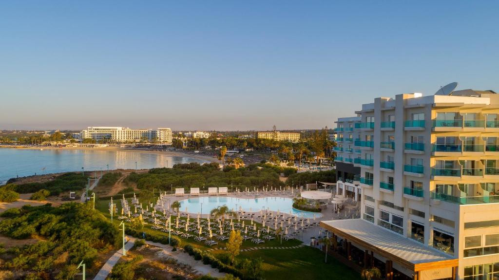 Nissiblu Beach Resort 5*