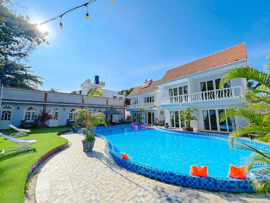 Sand Beach Resort 3*