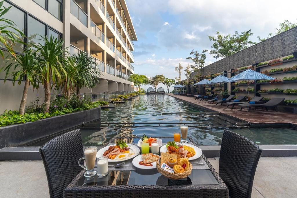 Mayaana Beach Resort (Ex. Golden Tulip Pattaya) 4* миниатюра 4