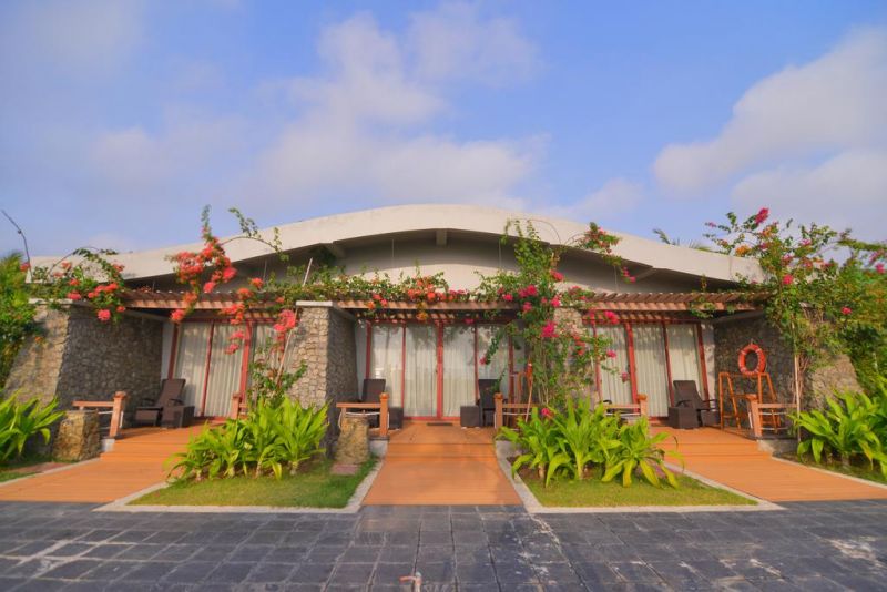 Ngwe Saung Yacht Club & Resort 5* миниатюра 2