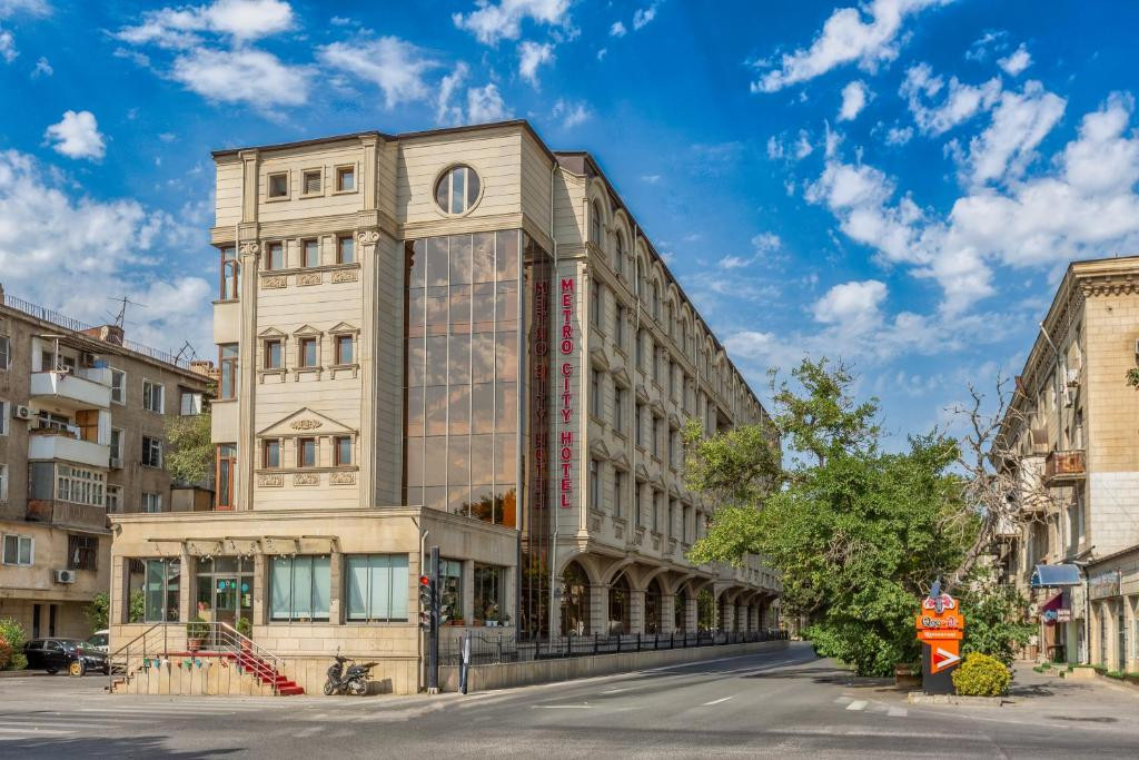 Metro City Hotel 4*