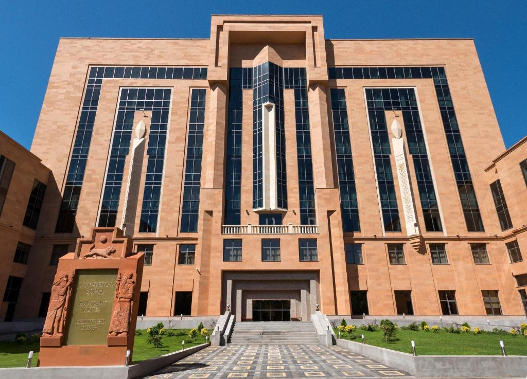 Ani Grand Hotel 4* миниатюра 2