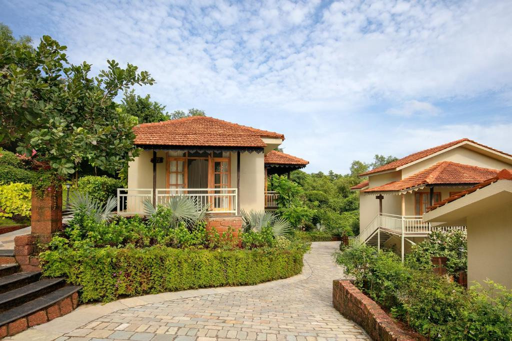 Golden Tulip Mandrem Goa (Ex. Amritara Aura Spa Retreat Goa) 4* миниатюра 6