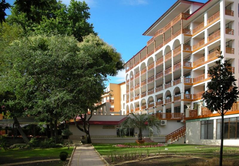 Estreya Residence 4*